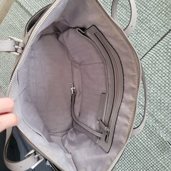 Michael Kors Charlotte saffiano leather medium. Preowned. - Picture 3 of 14